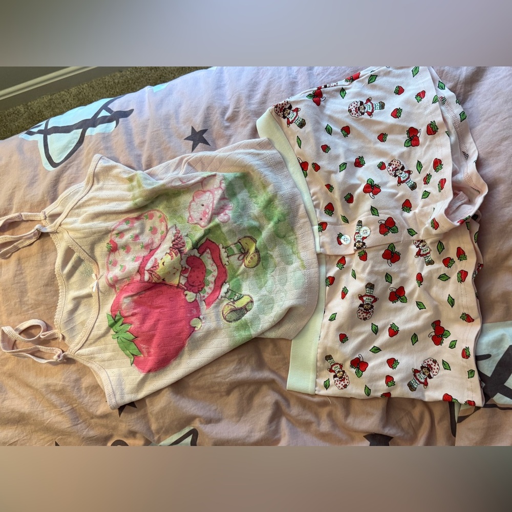 Strawberry Print Kids Pajamas Set